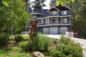 Big Bear luxury cabin neighborhood